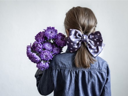 Haircoloring and curling